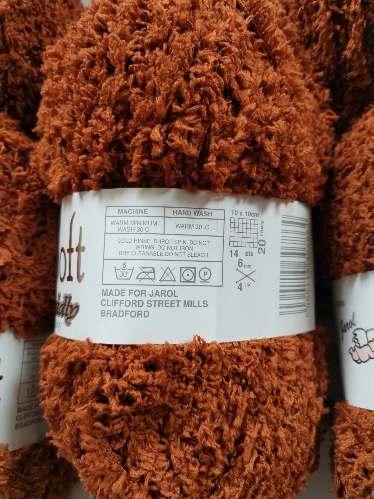 Jarol Woolcraft Supersoft Cuddly Chunky Soft Polyester Knitting Yarn 5x100g Shade Teddy 06