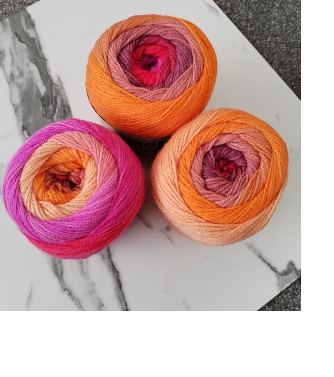 Cygent Marshmallow Pies 1700 Red Hot Rio Double Knitting 3 cakes x 150g