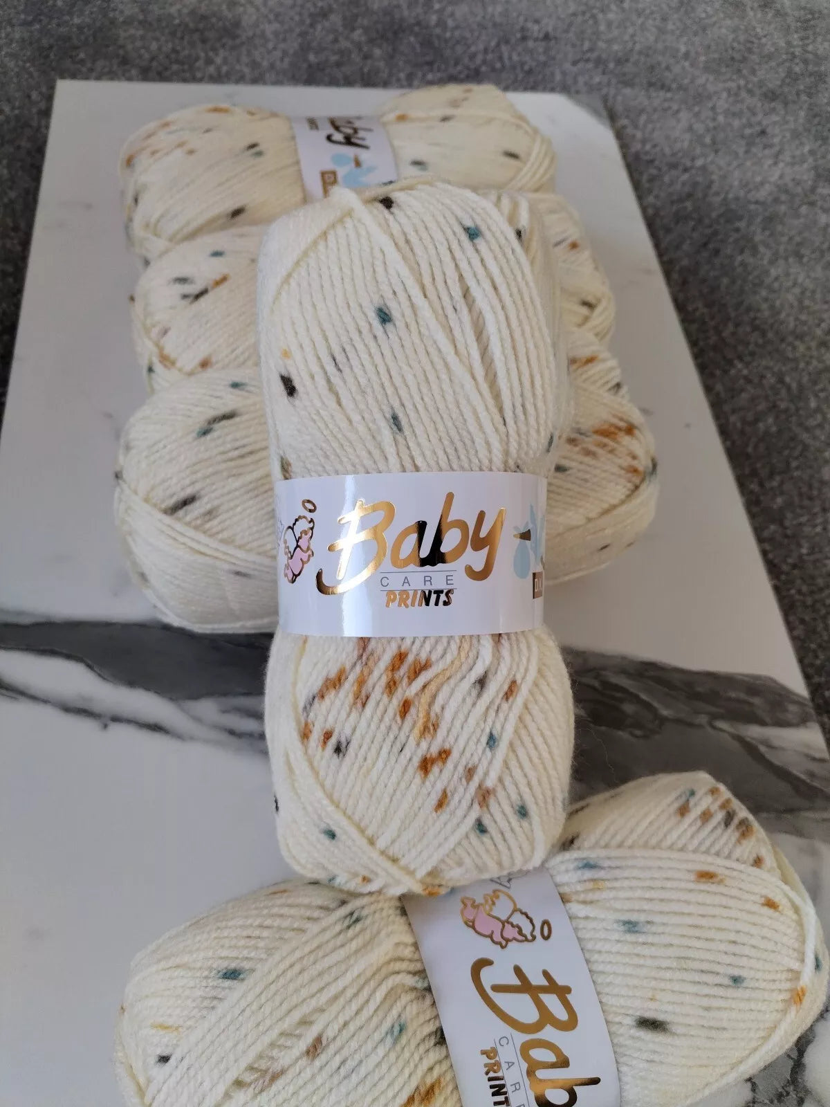 5 x 100g Woolcraft Baby Prints Wool Babycare DK Double Knitting & Crochet Yarn spot 651