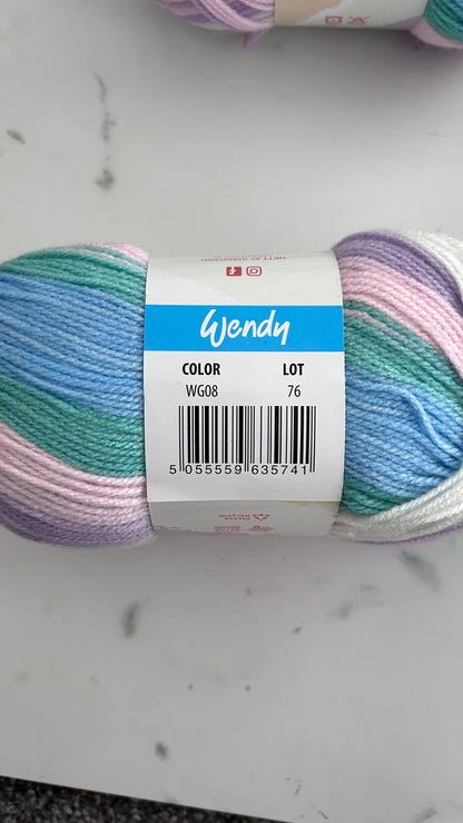 Wendy Giggles DK – 5 x 100g WG08