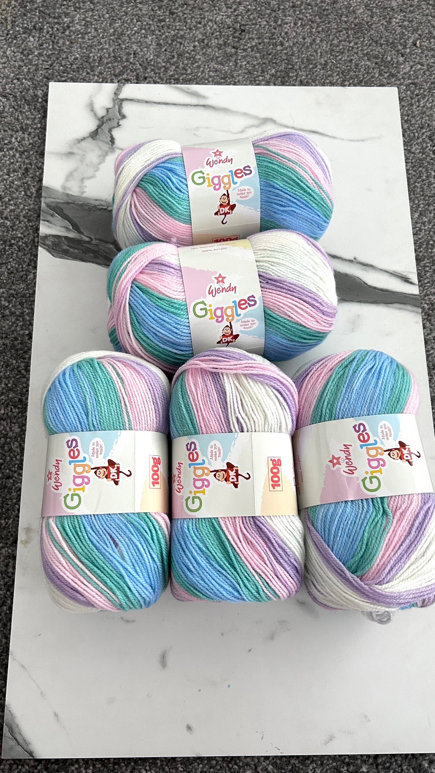 Wendy Giggles DK – 5 x 100g WG08
