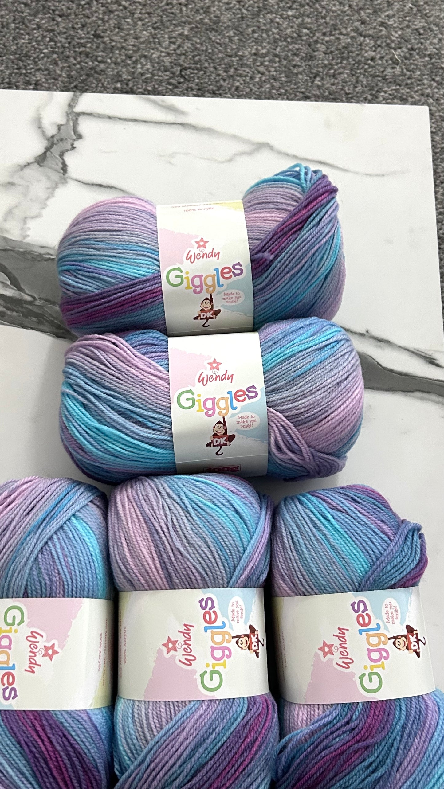 Wendy Giggles DK – 5 x 100g WG06