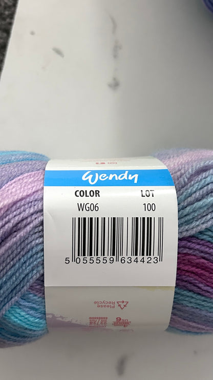 Wendy Giggles DK – 5 x 100g WG06