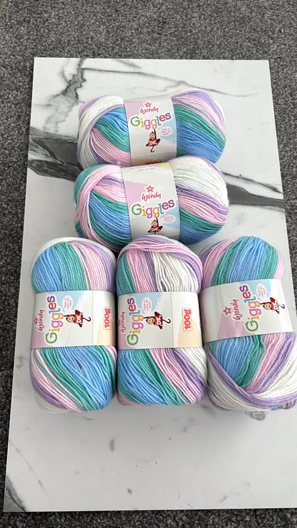 Wendy Giggles DK – 5 x 100g WG08