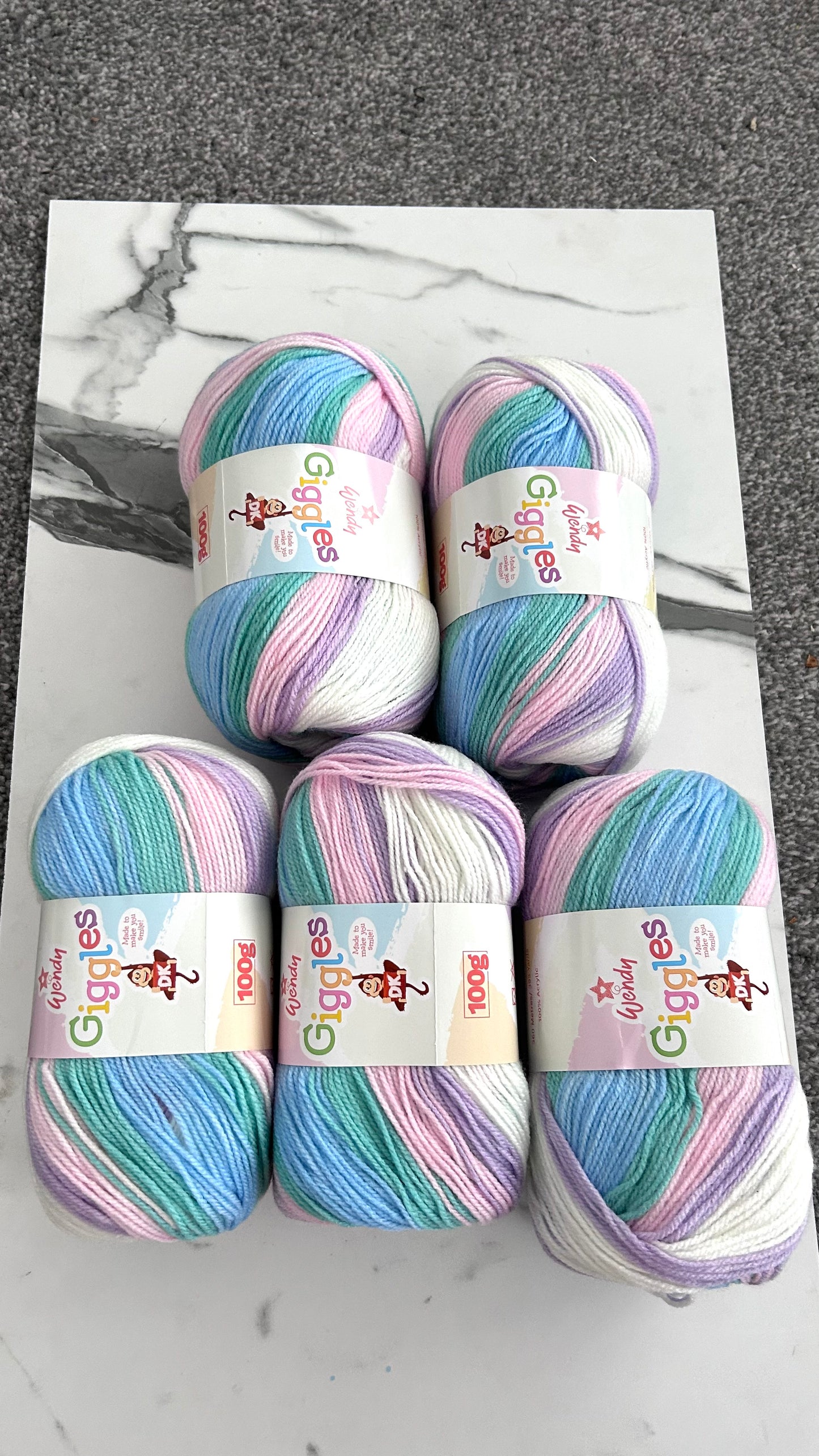 Wendy Giggles DK – 5 x 100g WG08