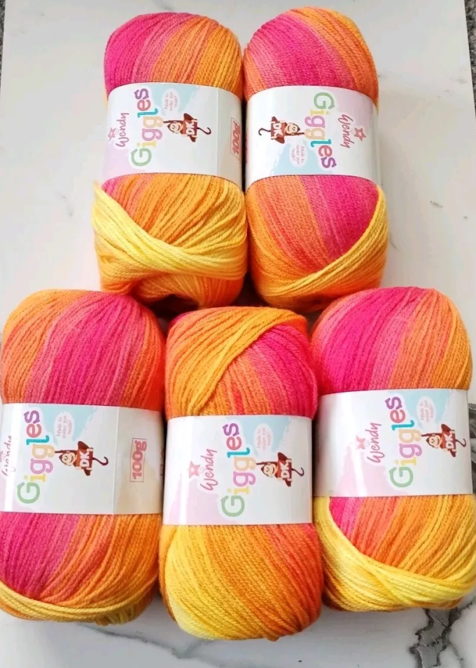 Wendy Giggles DK Knitting Crochet yarn 5 Balls x - 100g -  Shades WG16